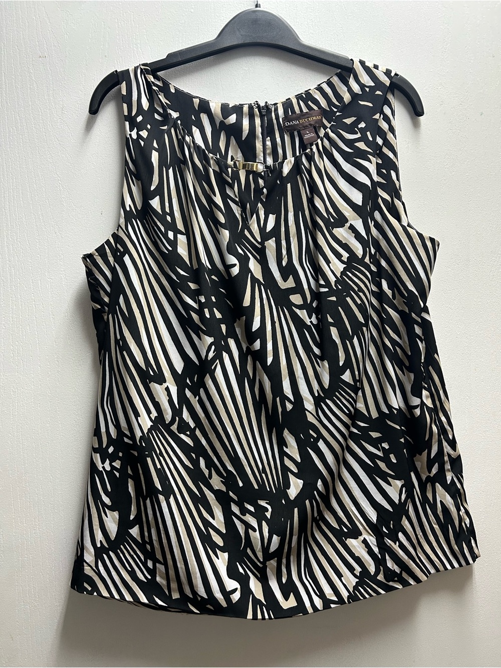 Dana Buchman Black & White Abstract Sleeveless Camisole